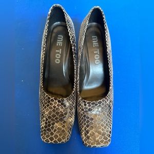 Square toe Snake Skin Design heels Size 8M